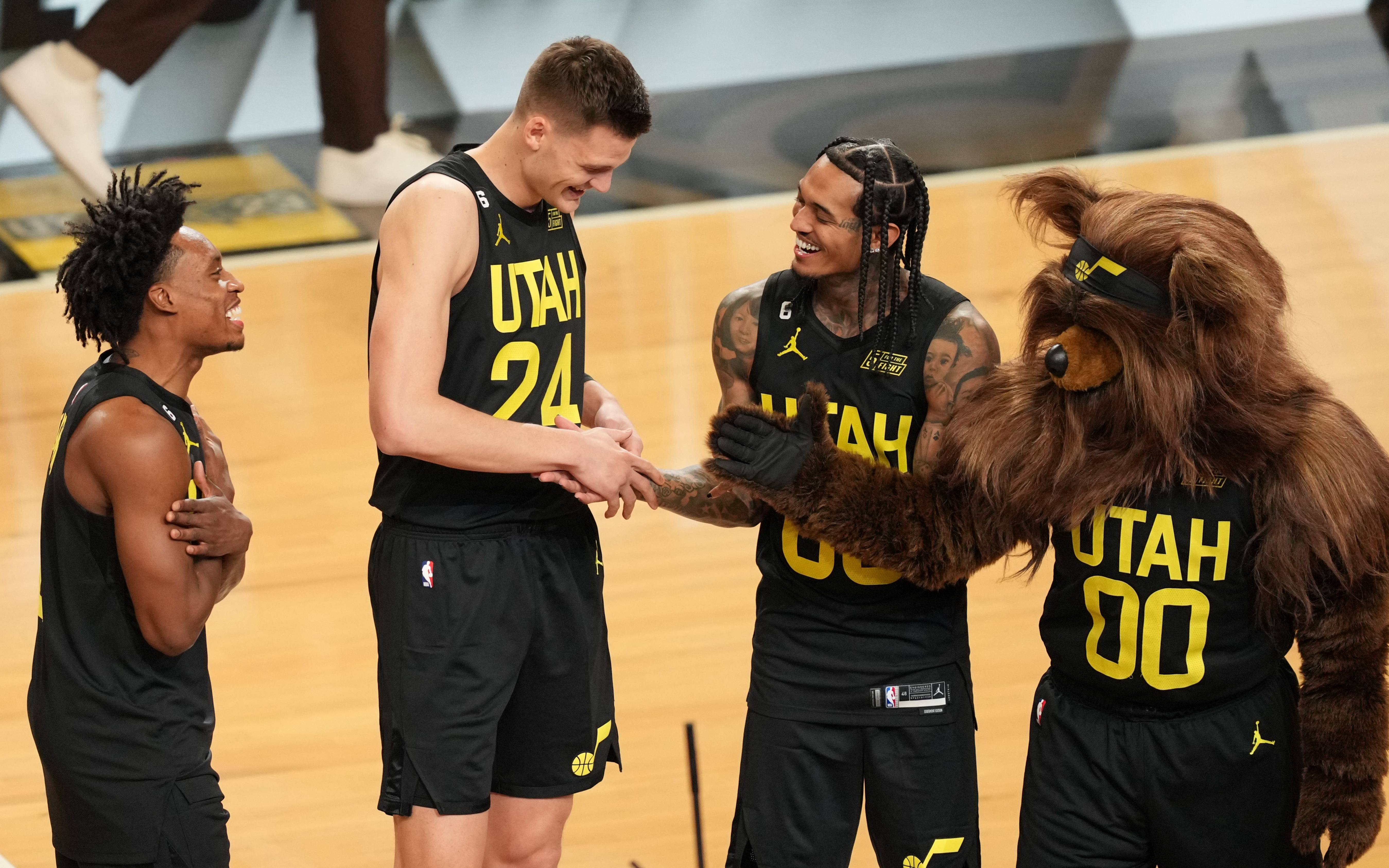 费耶诺德迎CBA季后赛关键赛，集结日临场应变，话题不断，资深球员宣示担当(费耶诺德今天3点的比赛视频)-九游登录入口